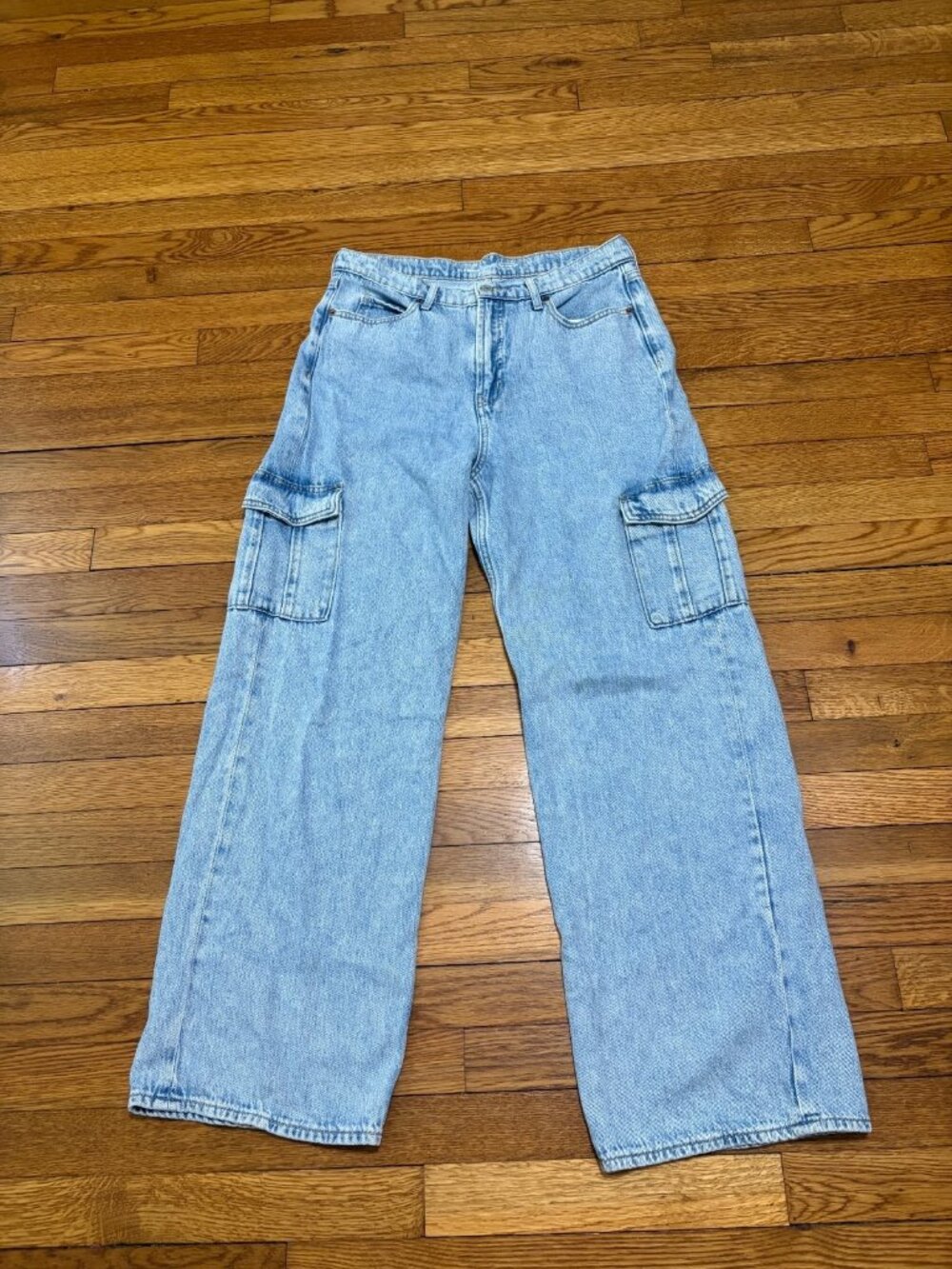 Old Navy Extra High-Rise Sky-Hi Wide Leg Cargo Jeans Women's Size 10 Blue Denim
